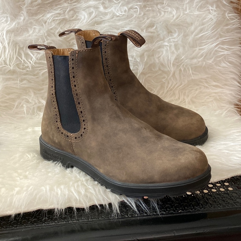 Blundstone Boots size 10. Style BL 1351 High top Chelsea boot.